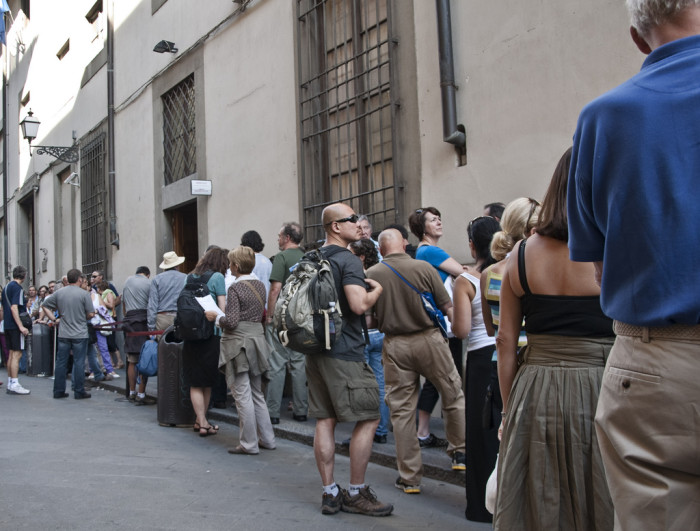 Lining up to see the David | Photo Eric Parker, Flickr