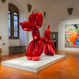 Jeff Koons, Balloon Dog (Red) 1994-2000, mirror-polished stainless steel with transparent colour coating, private collection.